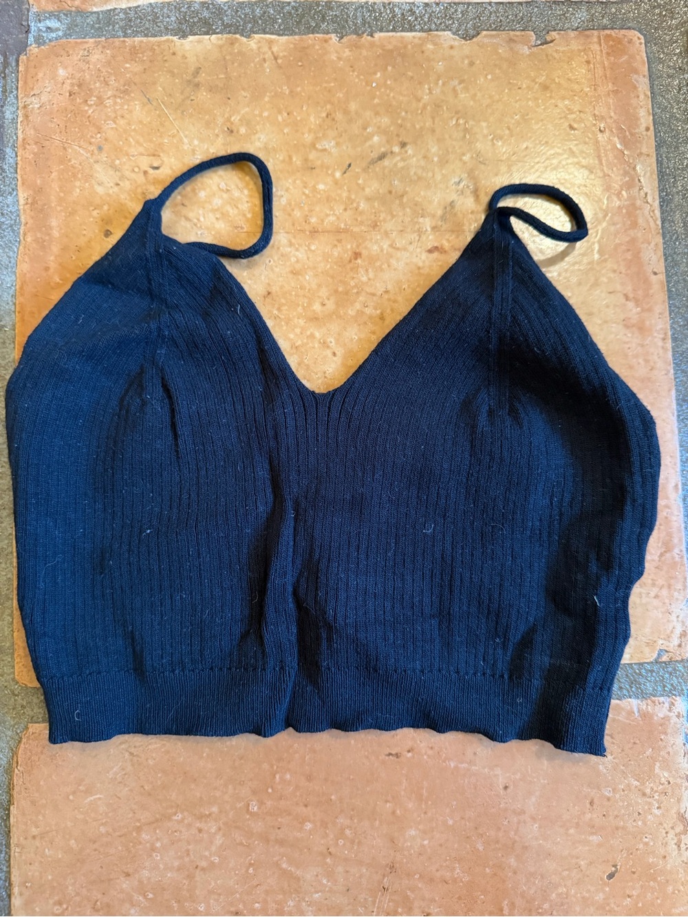 Black Ribbed V-Neck crop top - 2-Strap Comfort Crop